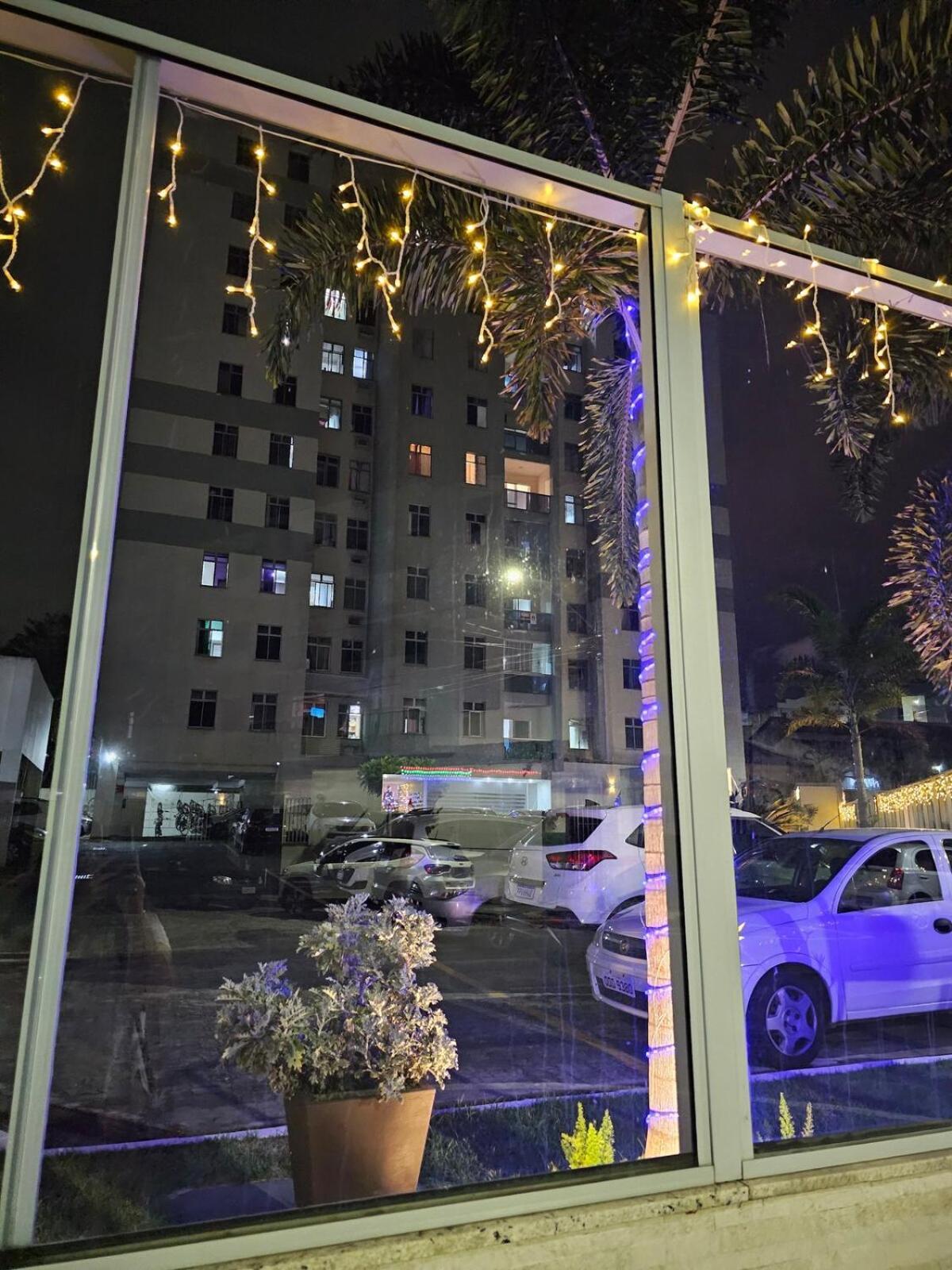 Apartamento Ap Tres Quartos Com Mobiliado Em Jardim Camburi Es